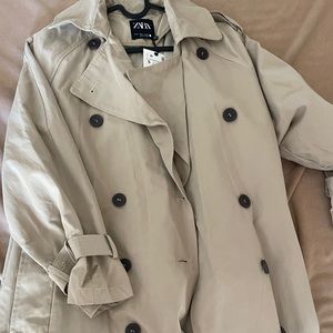 Brand new OVERSIZED trench coat from ZARA.